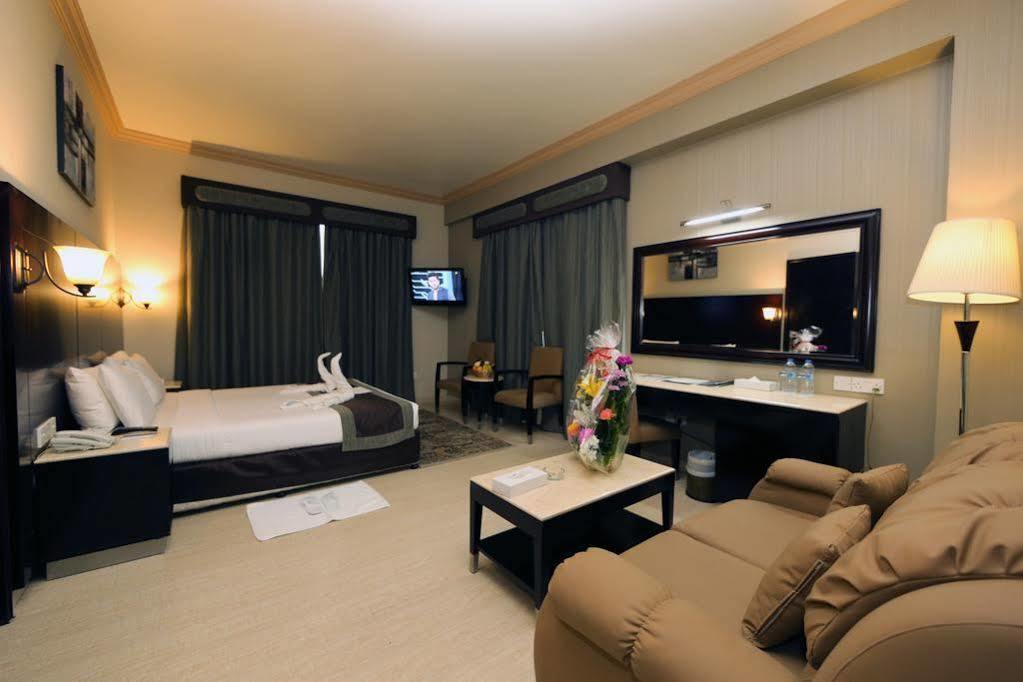 Signature Inn Al Riqqa Dubai Exterior foto